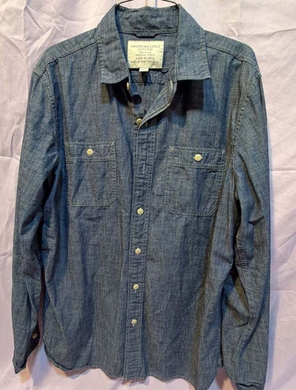 American Eagle Outfitters Chambray Shirt Size L Blue